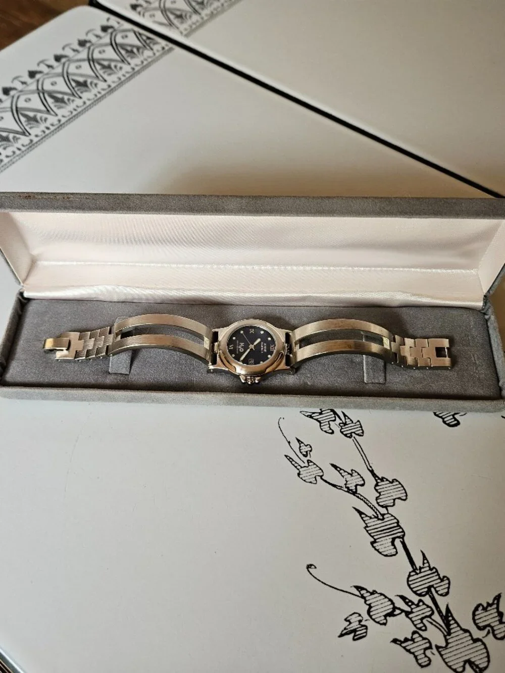 Anne Klein H2O Women's Quartz Watch Date Indicator Water Resistant to 165ft
